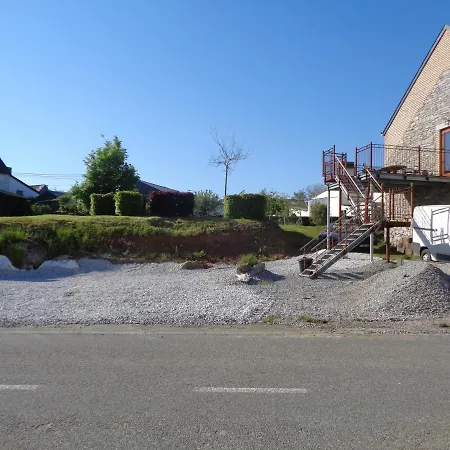 A Deux Pas De L'horloge *