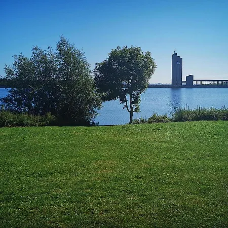 A Deux Pas De L'horloge Senzeille
