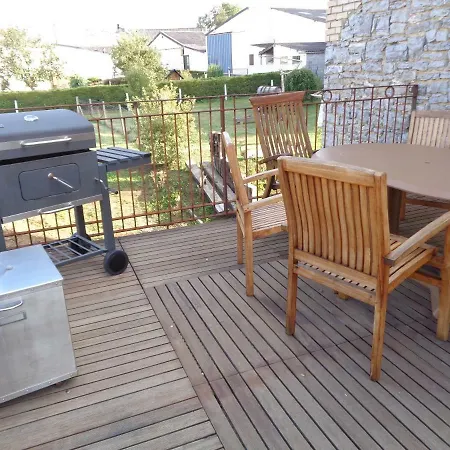 아파트 A Deux Pas De L'horloge Senzeille