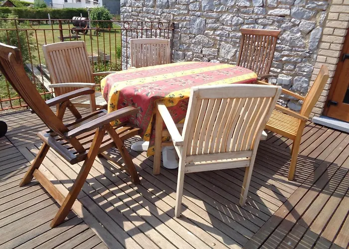 à Deux Pas De L'horloge * Senzeille